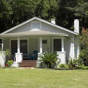 https://bungalow-bobe.hotels-destin.com